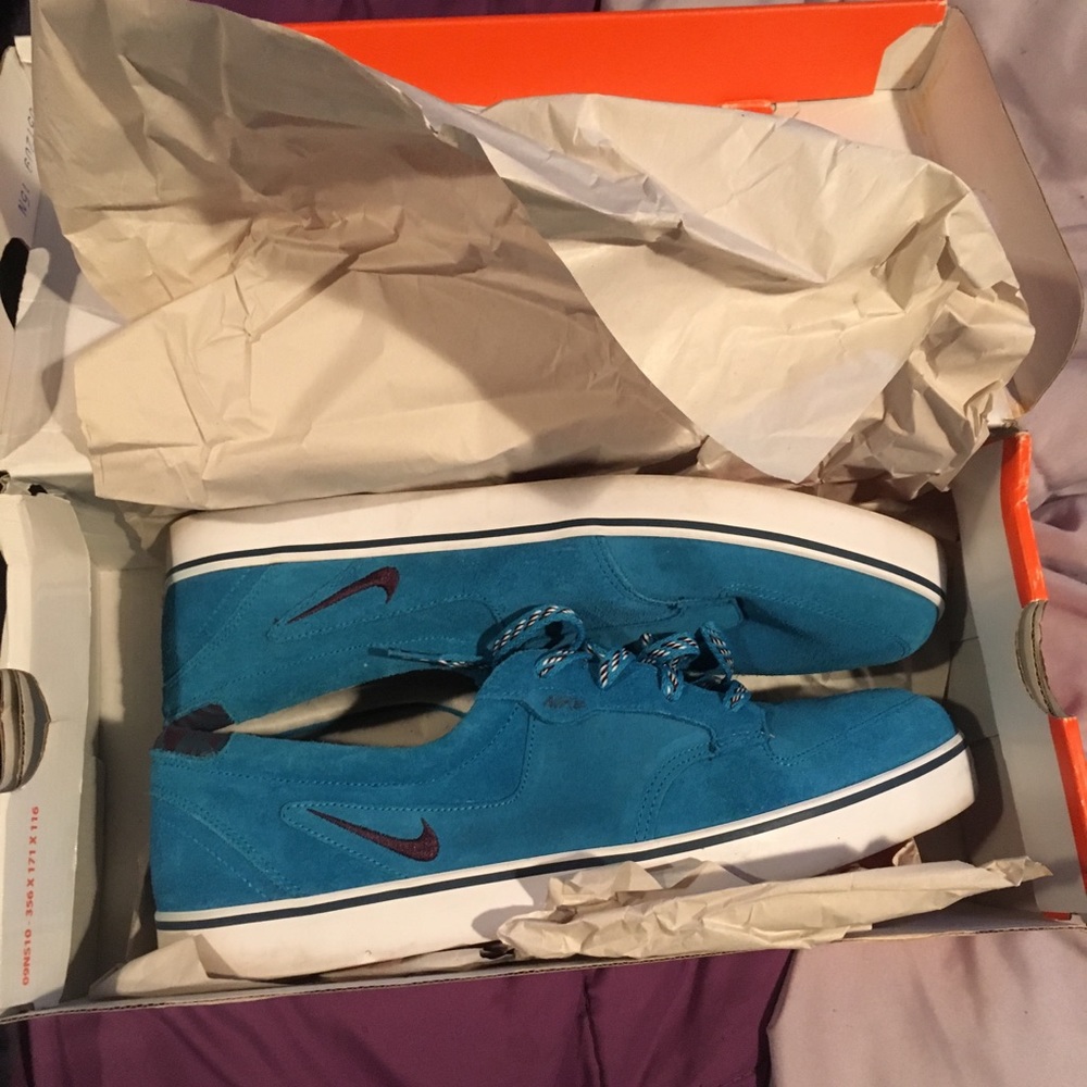 Brand new Nike braata 6.0